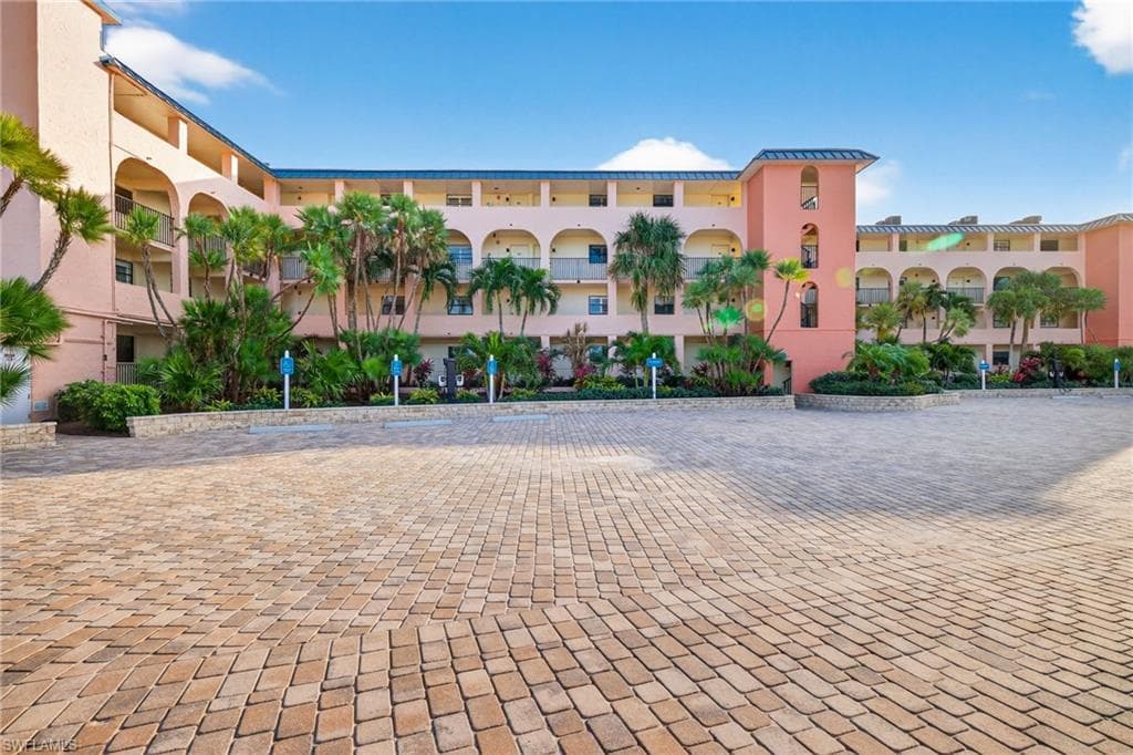 2230 Camino Del Mar DR, SANIBEL FL 33957-2