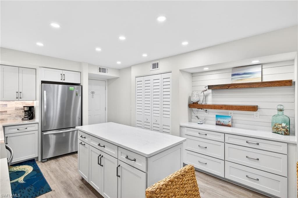 2230 Camino Del Mar DR, SANIBEL FL 33957-10