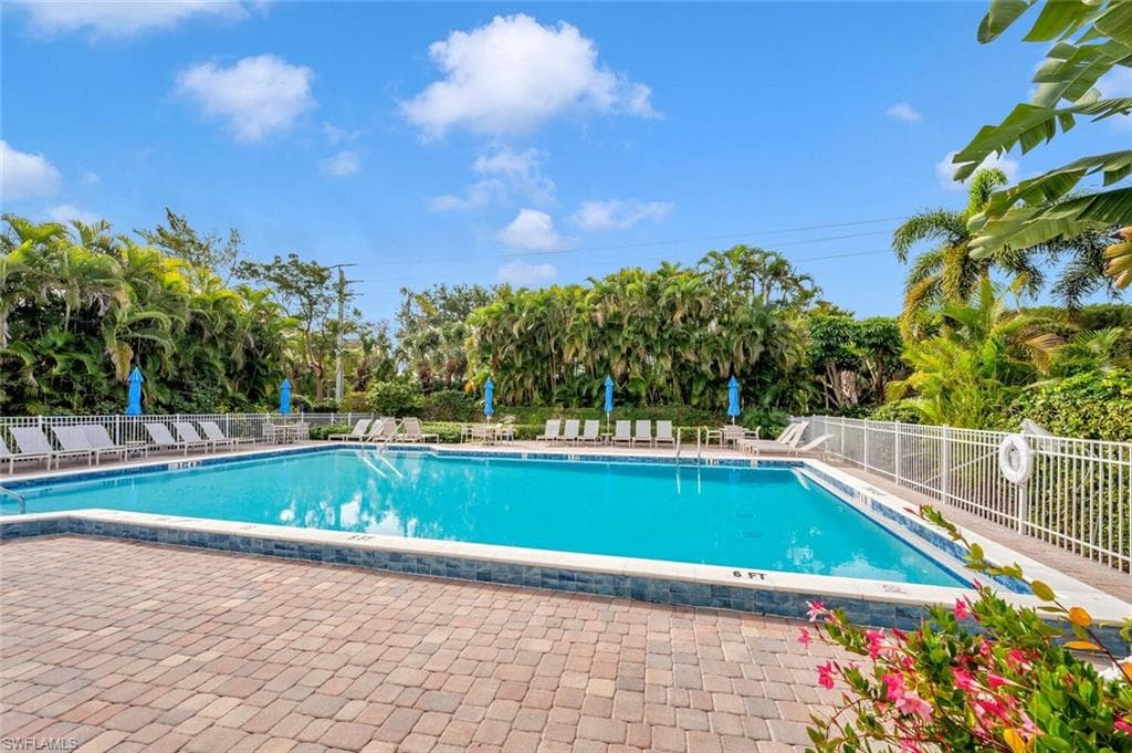 571 Beachwalk CIR # S201, NAPLES FL 34108-26