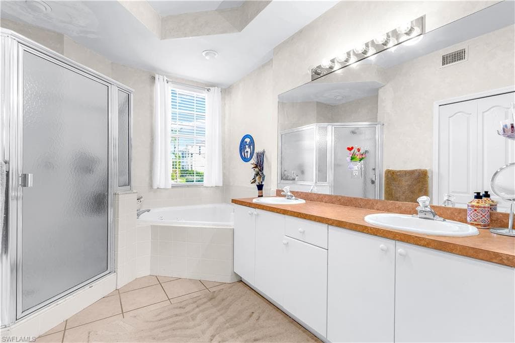 9601 Village View BLVD # 102, BONITA SPRINGS FL 34135-14