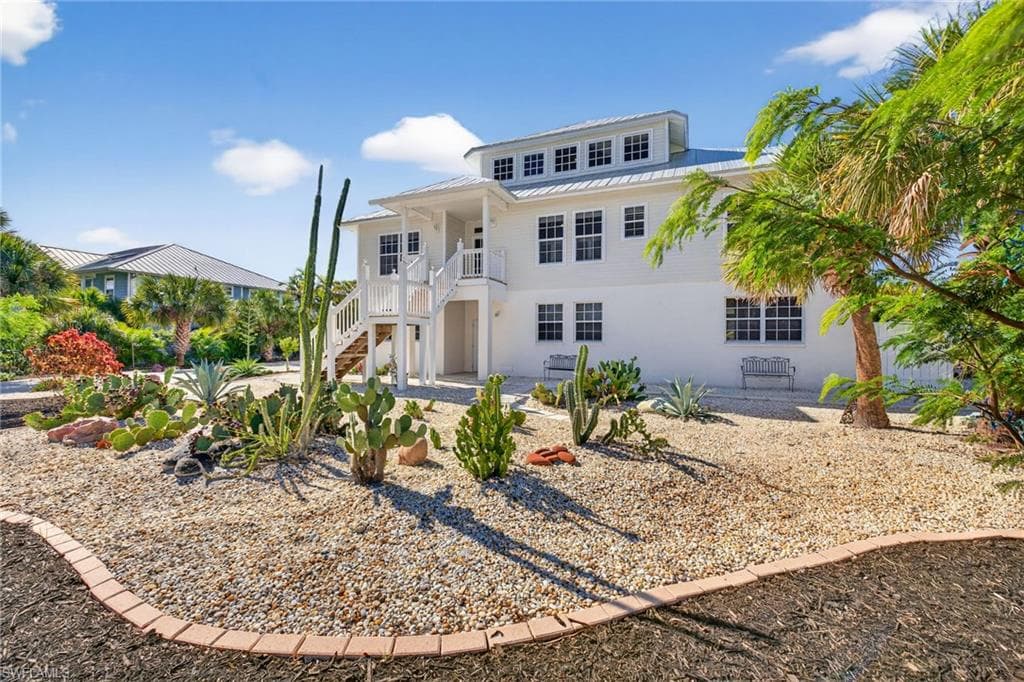 517 Lake Murex CIR, SANIBEL FL 33957-1
