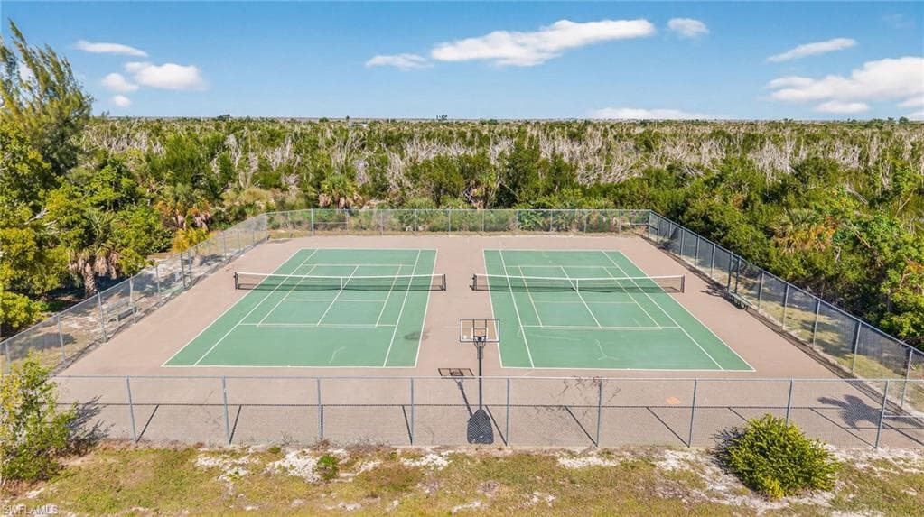 517 Lake Murex CIR, SANIBEL FL 33957-46
