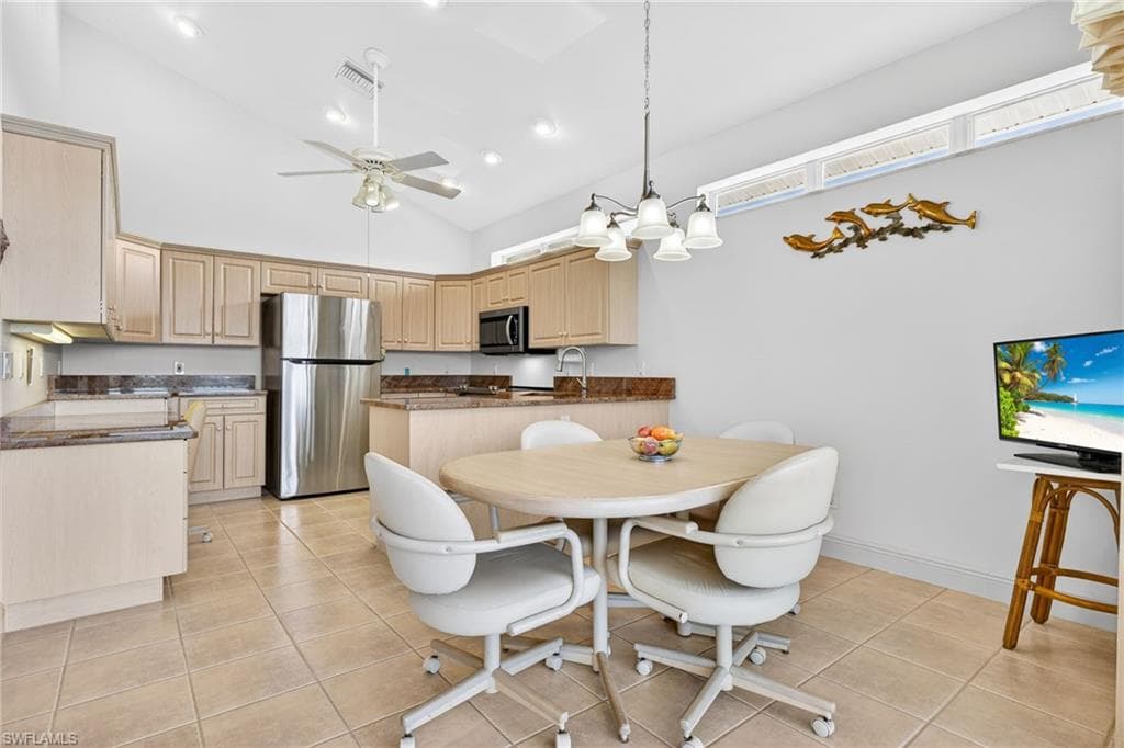 517 Lake Murex CIR, SANIBEL FL 33957-11