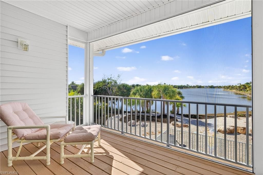 517 Lake Murex CIR, SANIBEL FL 33957-31
