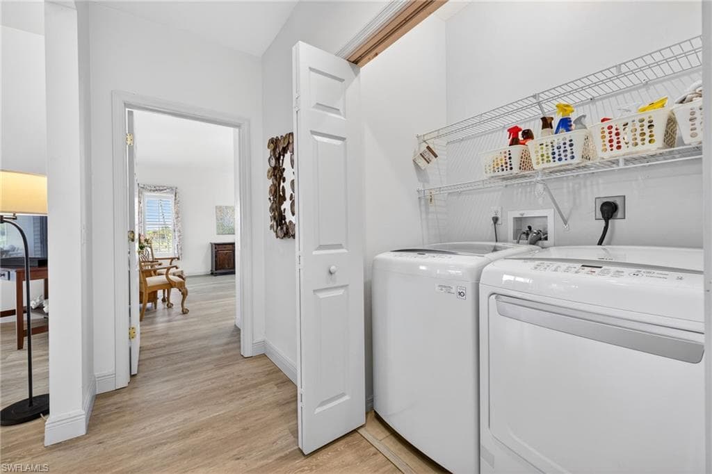 517 Lake Murex CIR, SANIBEL FL 33957-27