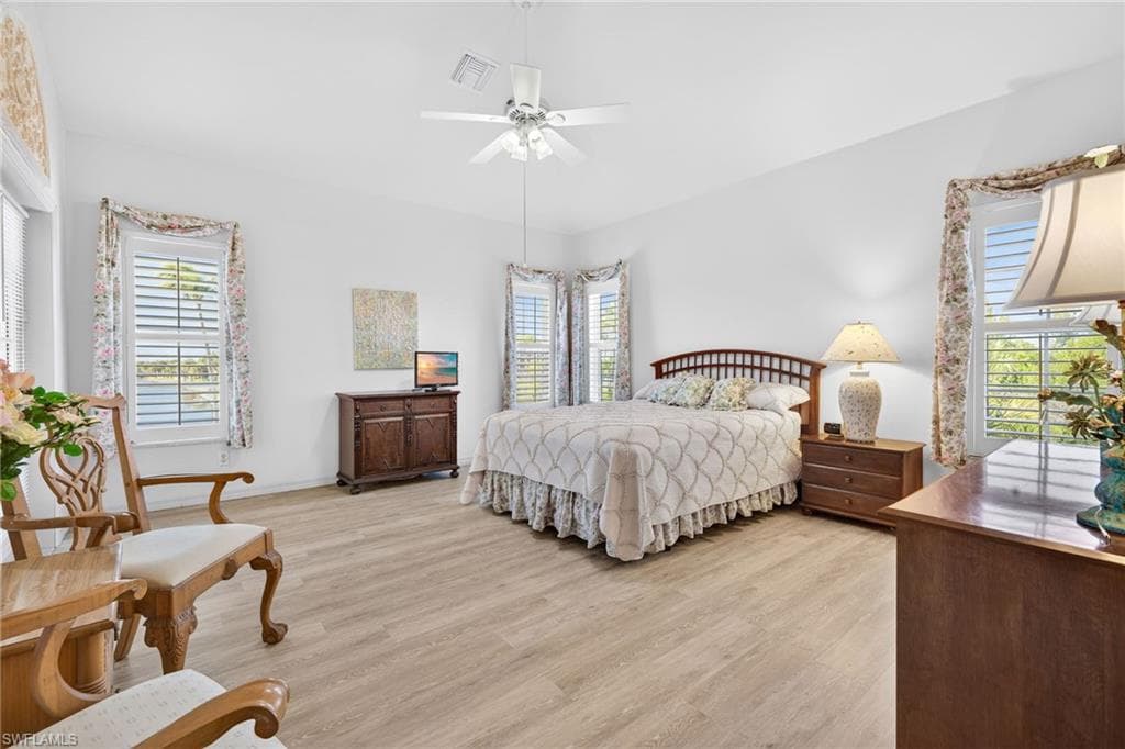 517 Lake Murex CIR, SANIBEL FL 33957-13