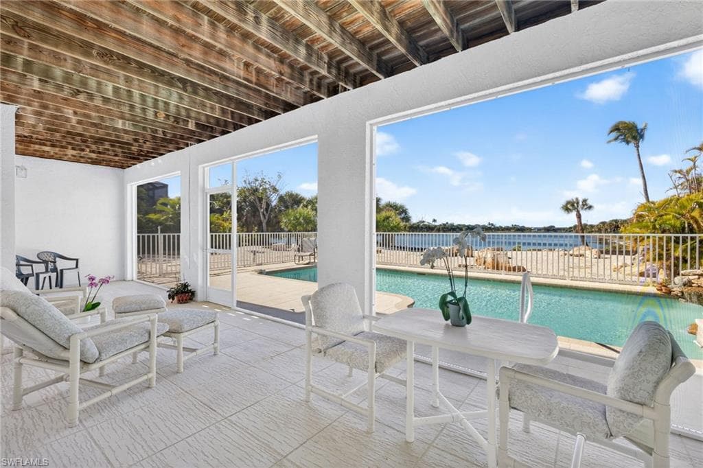 517 Lake Murex CIR, SANIBEL FL 33957-40