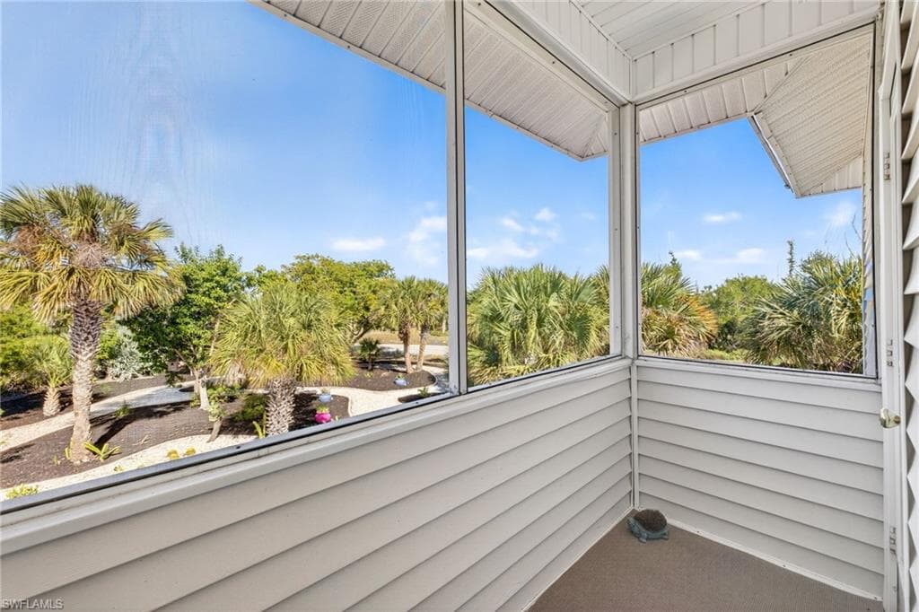 517 Lake Murex CIR, SANIBEL FL 33957-18