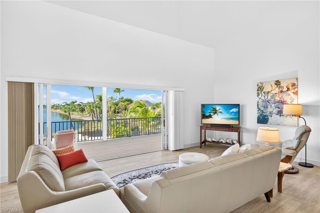 517 Lake Murex CIR, SANIBEL FL 33957-7