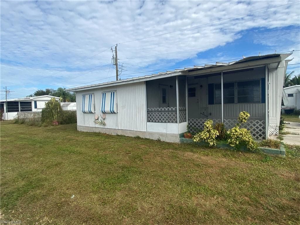 139 Amber AVE, NORTH FORT MYERS FL 33917-1