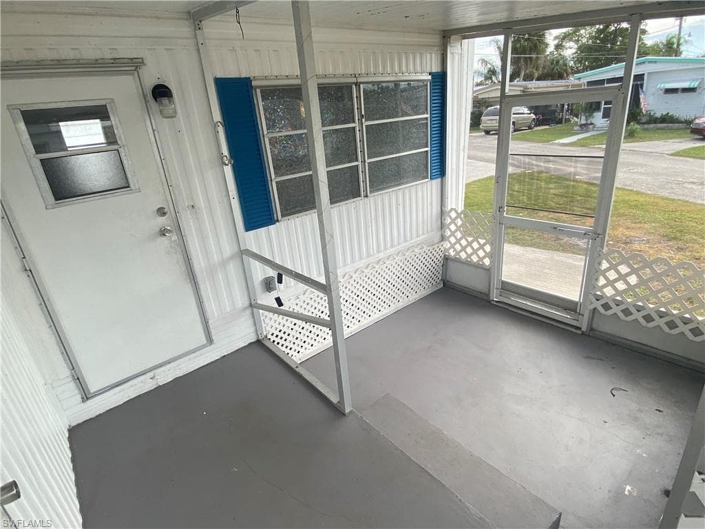 139 Amber AVE, NORTH FORT MYERS FL 33917-2