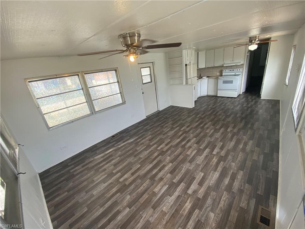 139 Amber AVE, NORTH FORT MYERS FL 33917-4
