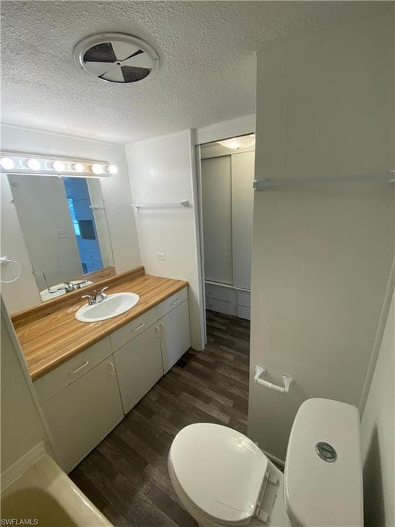 139 Amber AVE, NORTH FORT MYERS FL 33917-10