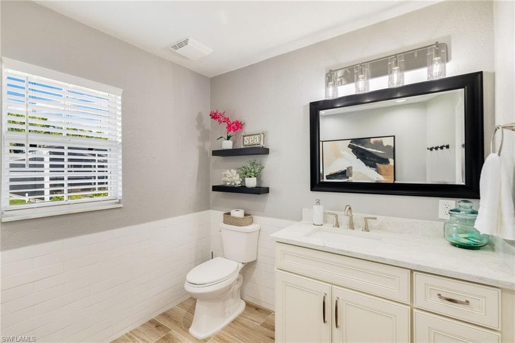 3710 SE 21st AVE, CAPE CORAL FL 33904-26