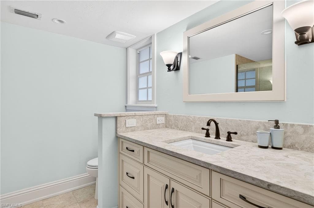 1480 Angel DR-29