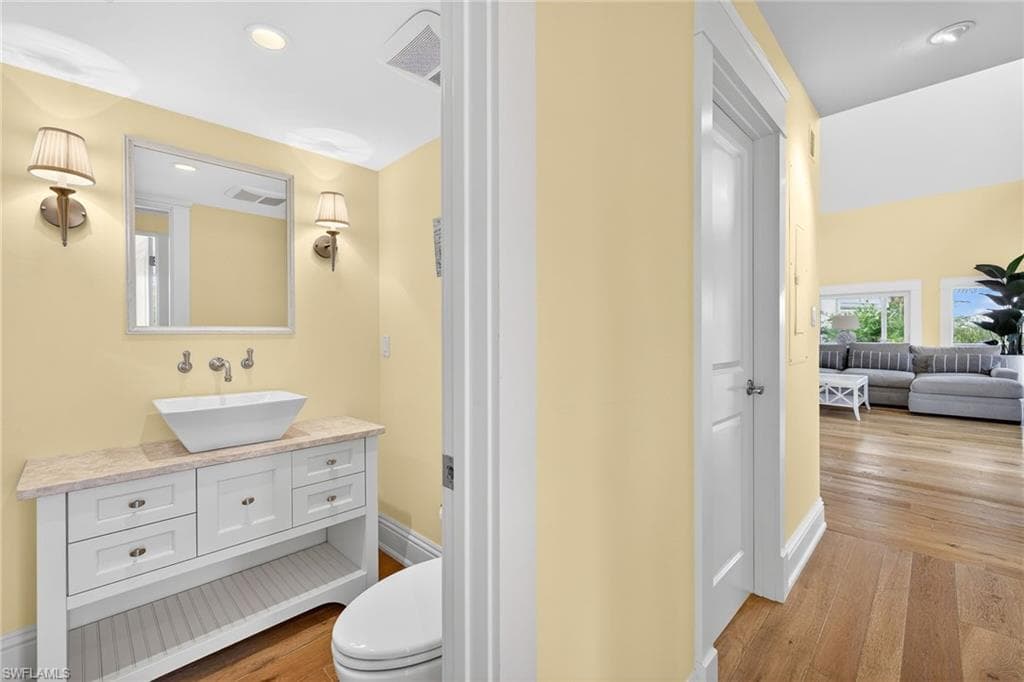 1480 Angel DR-33