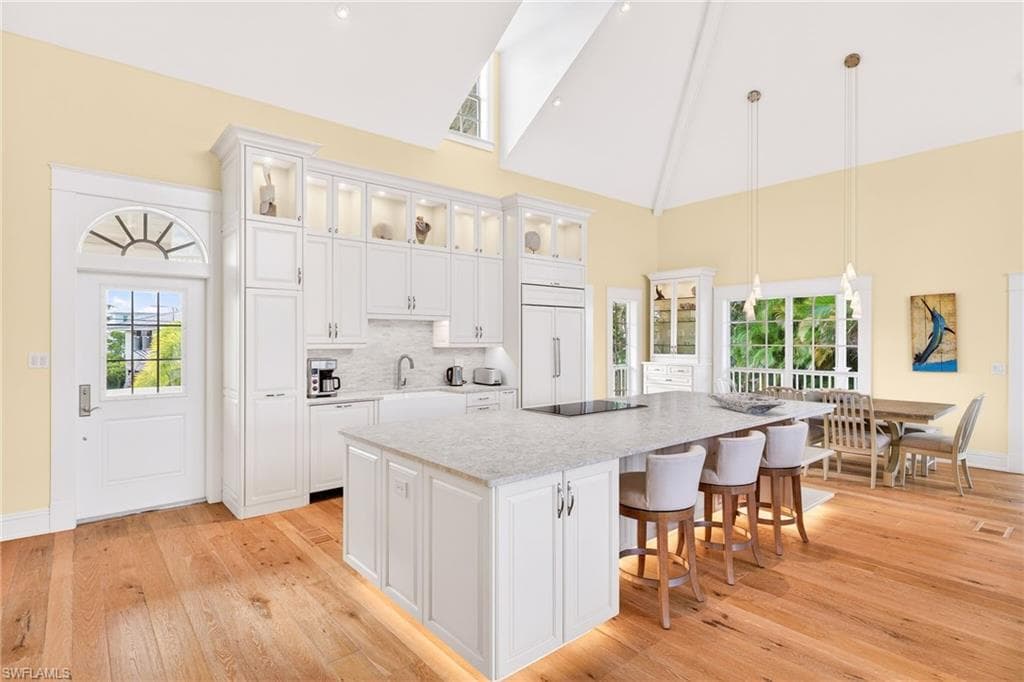1480 Angel DR-9