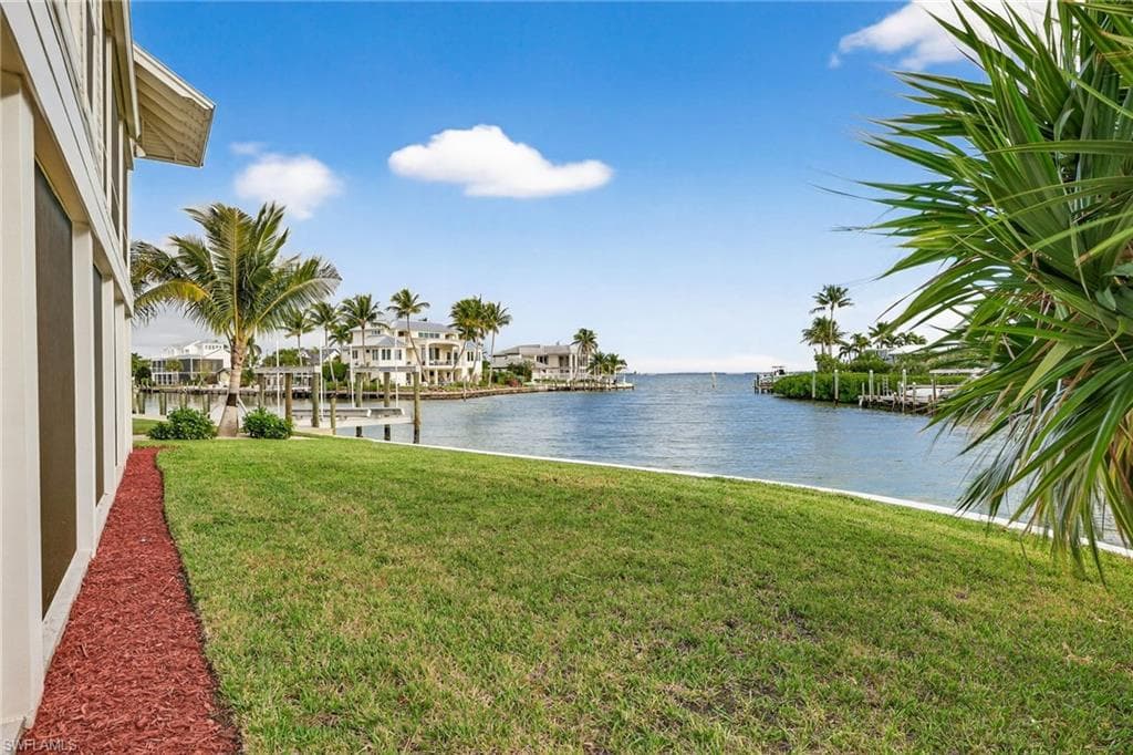 1480 Angel DR-44
