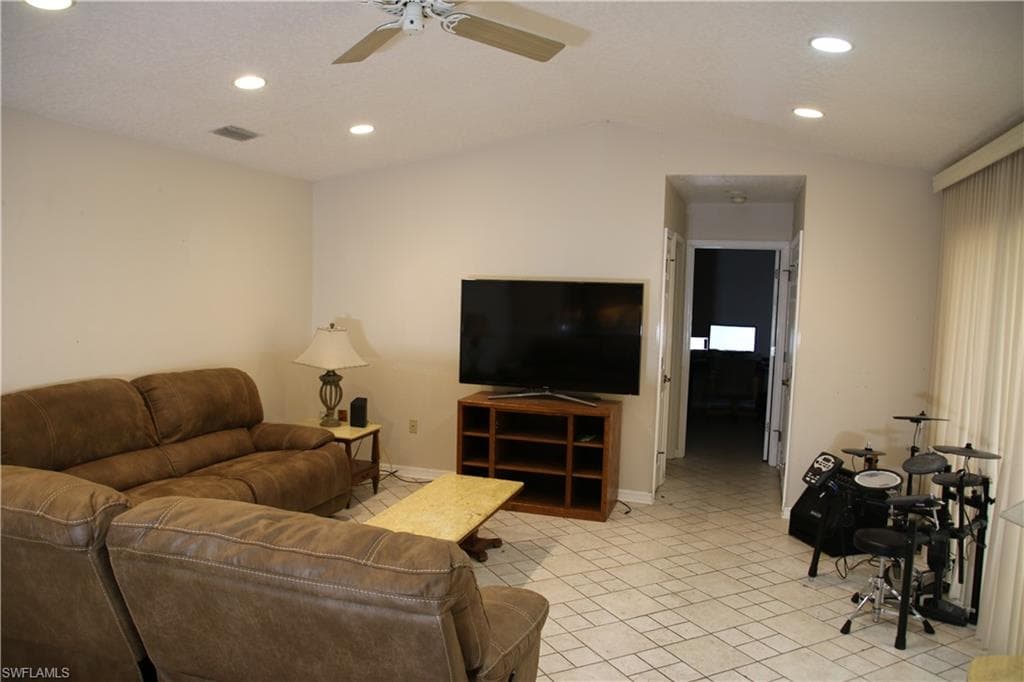 1433 Captains WALK # 18C, FORT PIERCE FL 34950-2