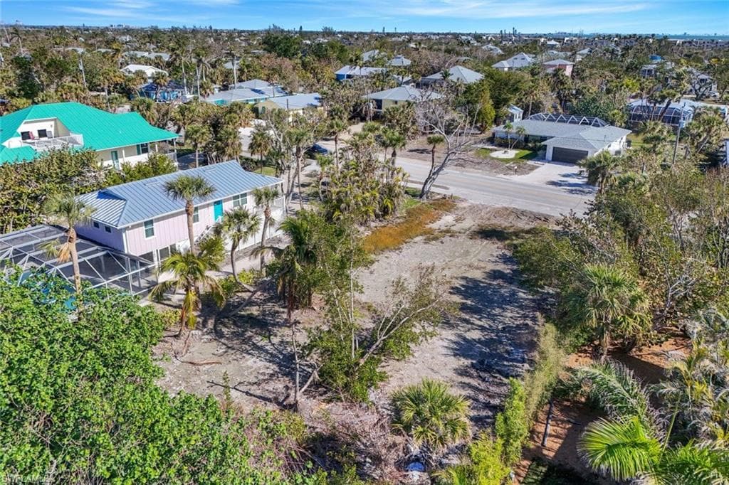 651 Donax ST, SANIBEL FL 33957-2