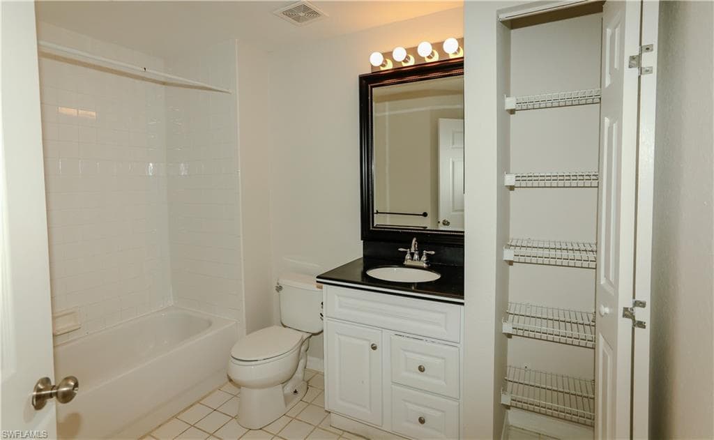 4670 Saint Croix LN # 618, NAPLES FL 34109-15