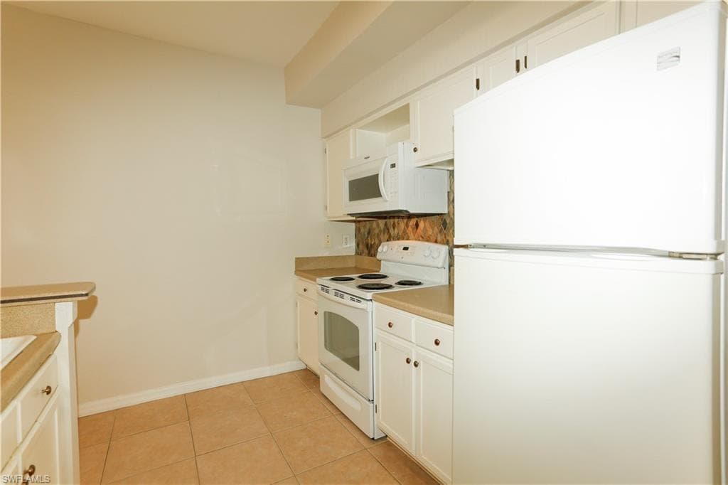 4670 Saint Croix LN # 618, NAPLES FL 34109-7