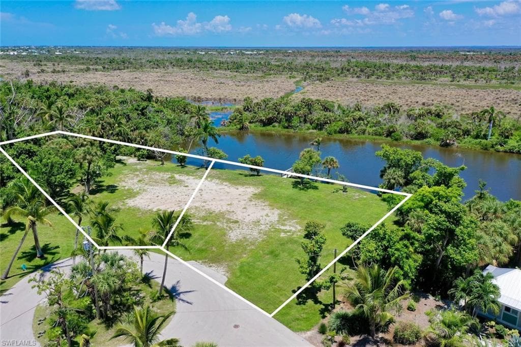4037 Coquina DR, SANIBEL FL 33957-42