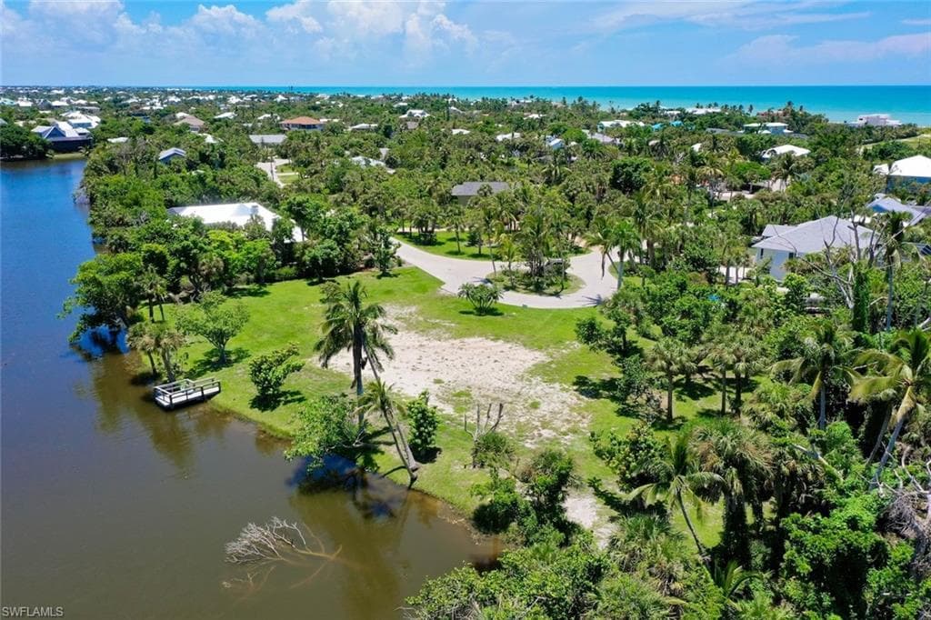 4037 Coquina DR, SANIBEL FL 33957-32