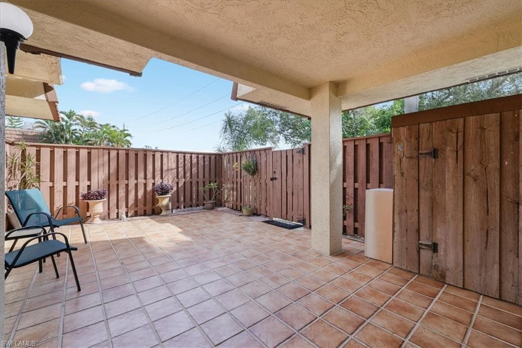 5244 Cedarbend DR # 2, FORT MYERS FL 33919-22