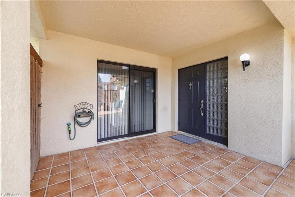 5244 Cedarbend DR # 2, FORT MYERS FL 33919-23