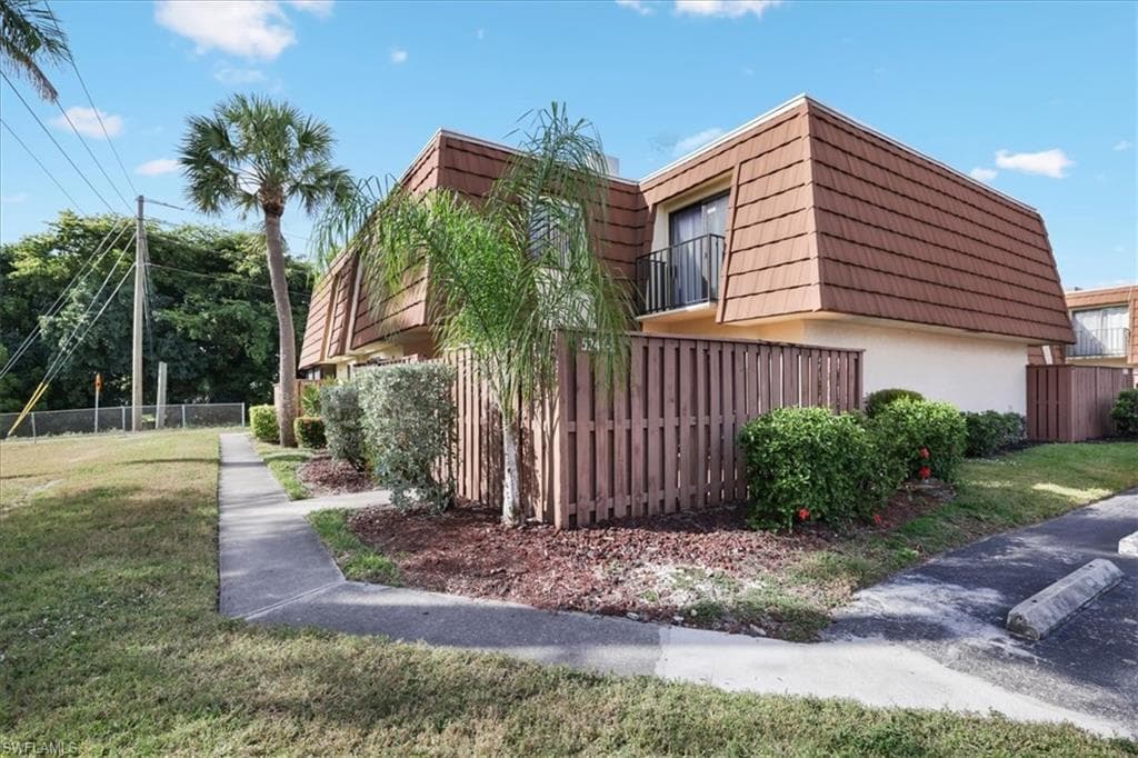5244 Cedarbend DR # 2, FORT MYERS FL 33919-18