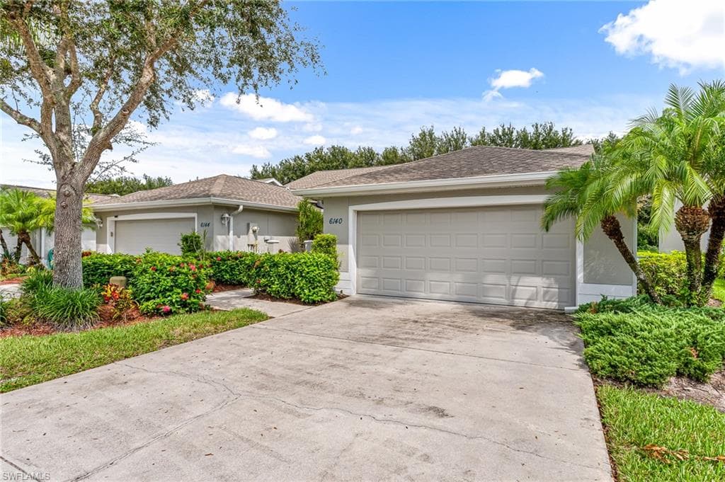 6140 MANDALAY CIR, NAPLES FL 34112-1