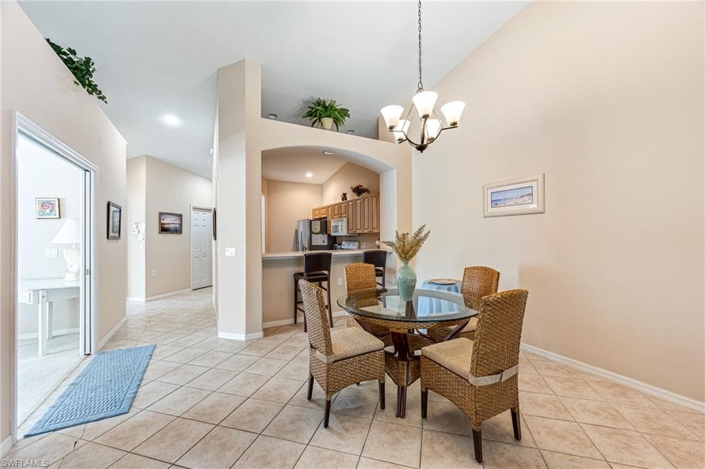 6140 MANDALAY CIR, NAPLES FL 34112-5