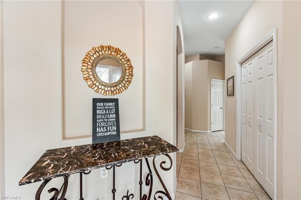 6140 MANDALAY CIR, NAPLES FL 34112-3