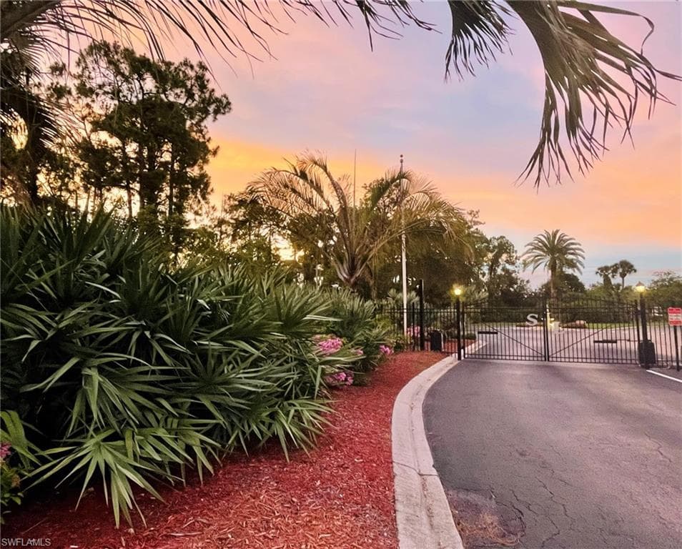 153 Gabriel CIR # 3003, NAPLES FL 34104-37