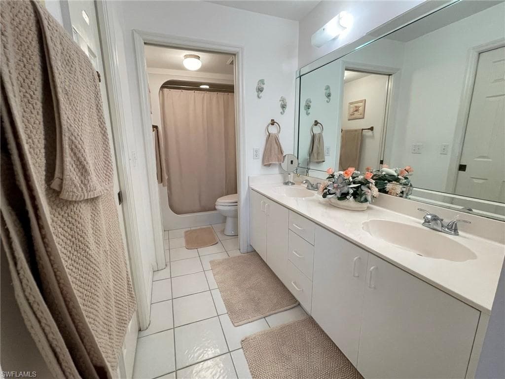 153 Gabriel CIR # 3003, NAPLES FL 34104-10