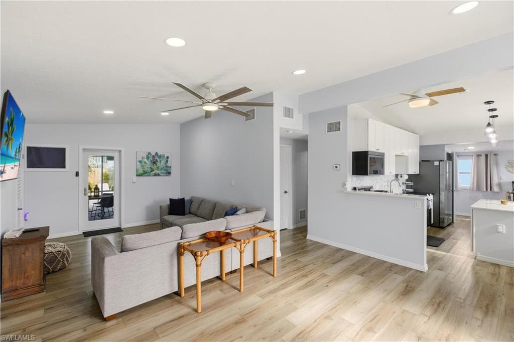 185 Hibiscus DR, FORT MYERS BEACH FL 33931-6