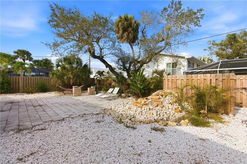 185 Hibiscus DR, FORT MYERS BEACH FL 33931-34