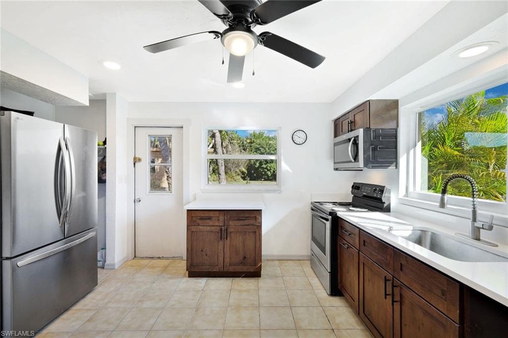 4619 Rue Bayou, SANIBEL FL 33957-12