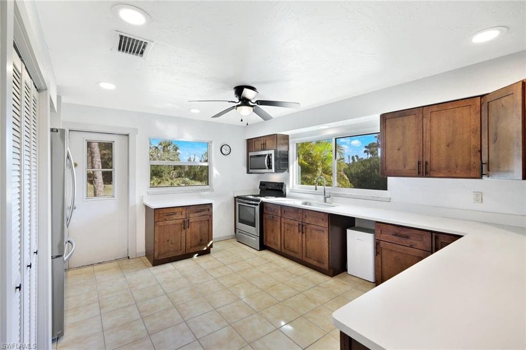 4619 Rue Bayou, SANIBEL FL 33957-14