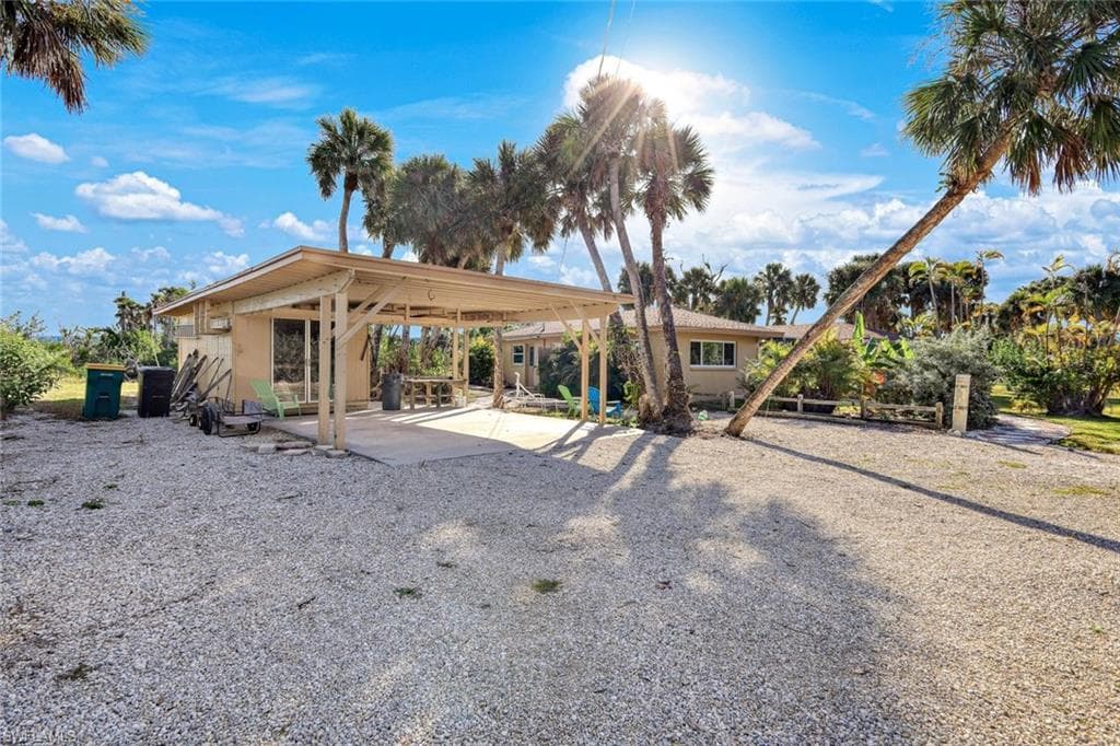 4619 Rue Bayou, SANIBEL FL 33957-3