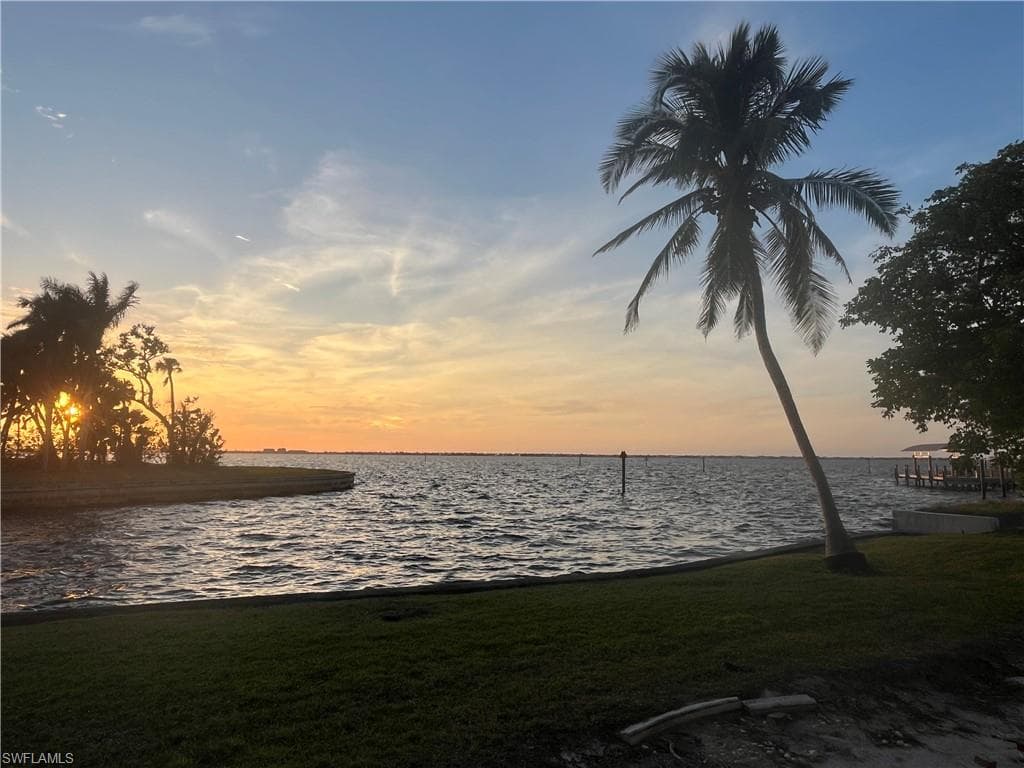 6932 Old Whiskey Creek DR, FORT MYERS FL 33919-2