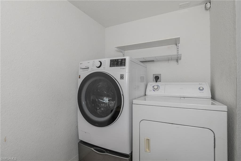 27075 Matheson AVE # 105, BONITA SPRINGS FL 34135-16