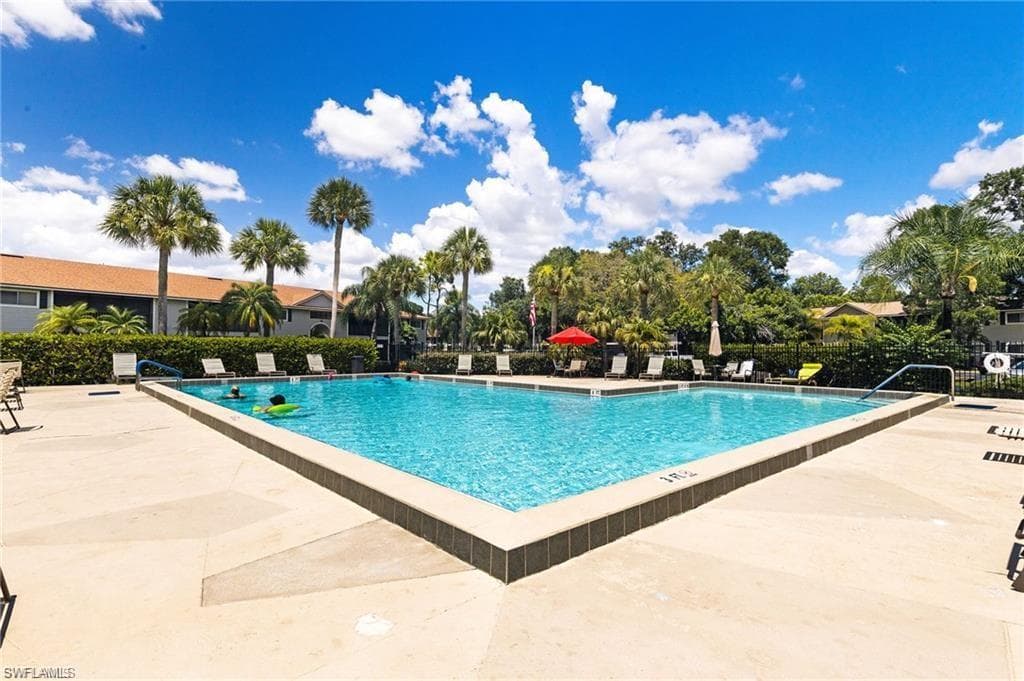 8121 S Woods CIR # 8, FORT MYERS FL 33919-25