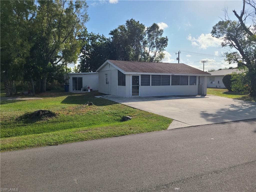 12919 1st ST, FORT MYERS FL 33905-1