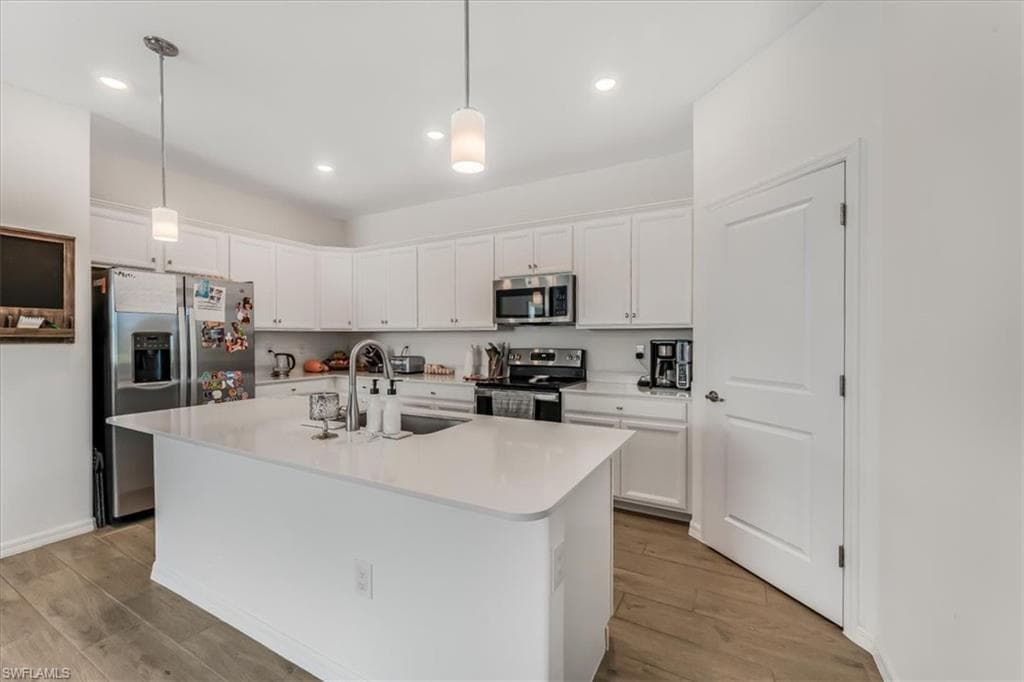 2581 Kona WAY, NAPLES FL 34120-8