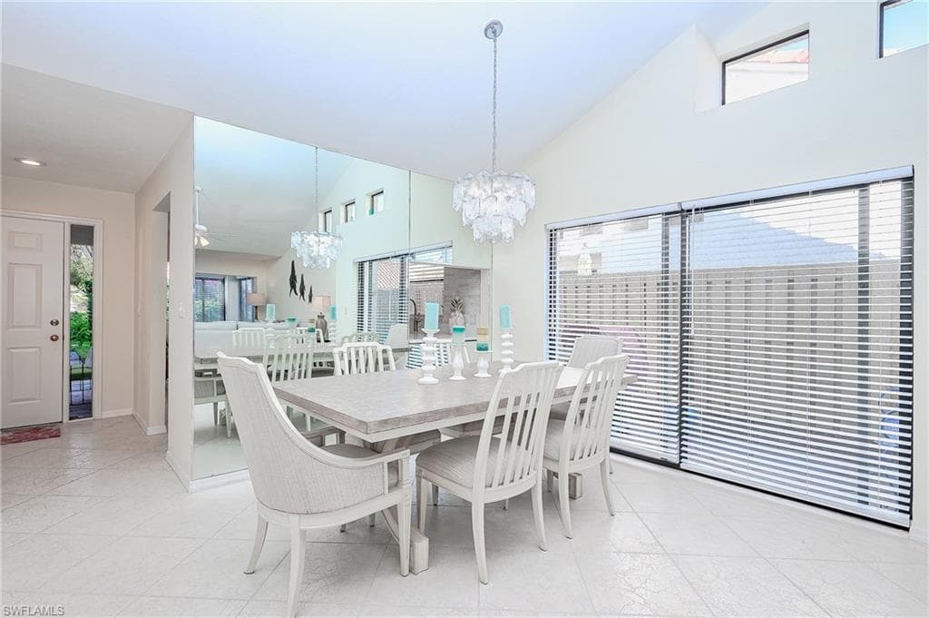 833 Reef Point CIR, NAPLES FL 34108-8