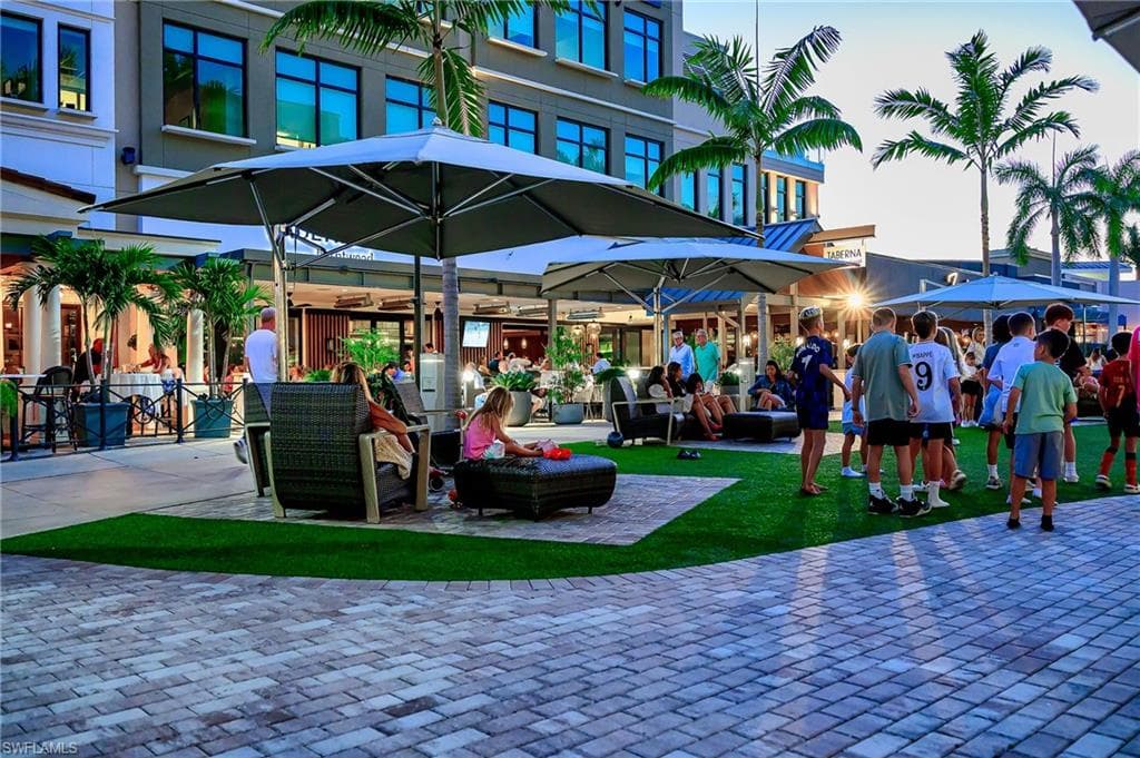 833 Reef Point CIR, NAPLES FL 34108-36