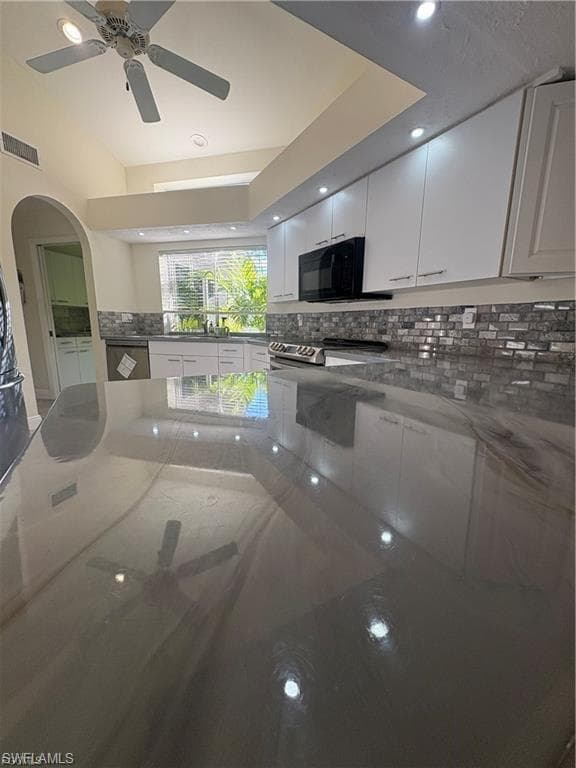 7831 Deni DR, NORTH FORT MYERS FL 33917-12