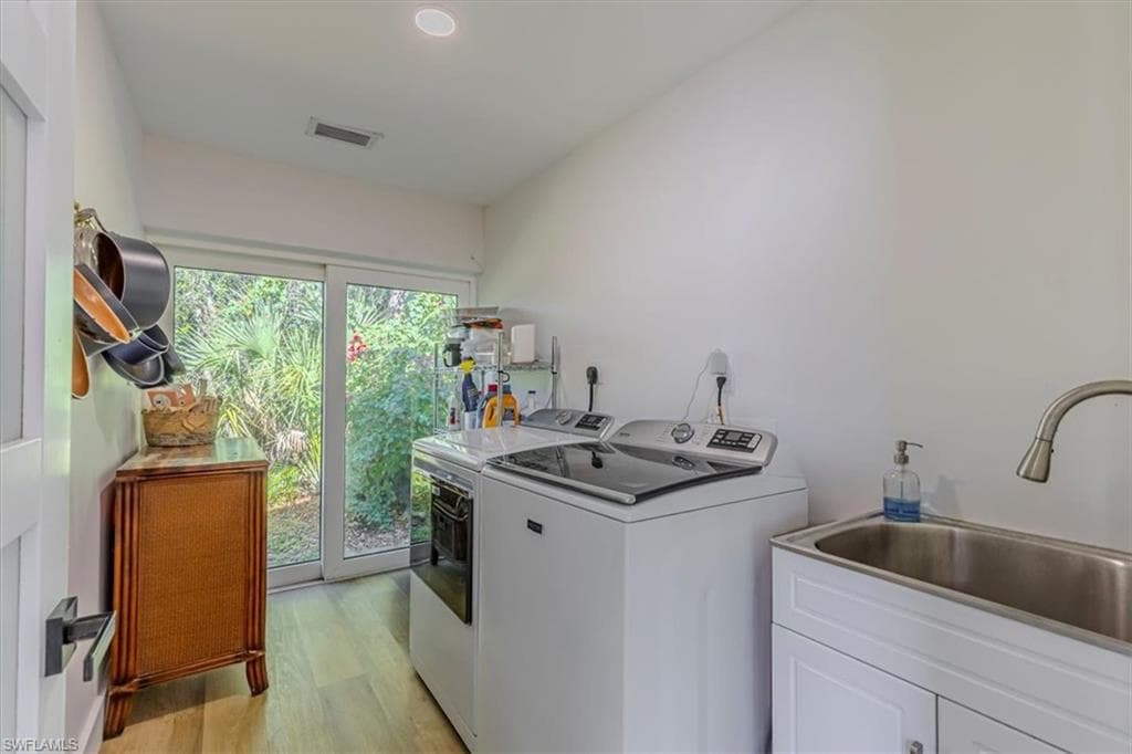 4310 McGregor BLVD, FORT MYERS FL 33901-22